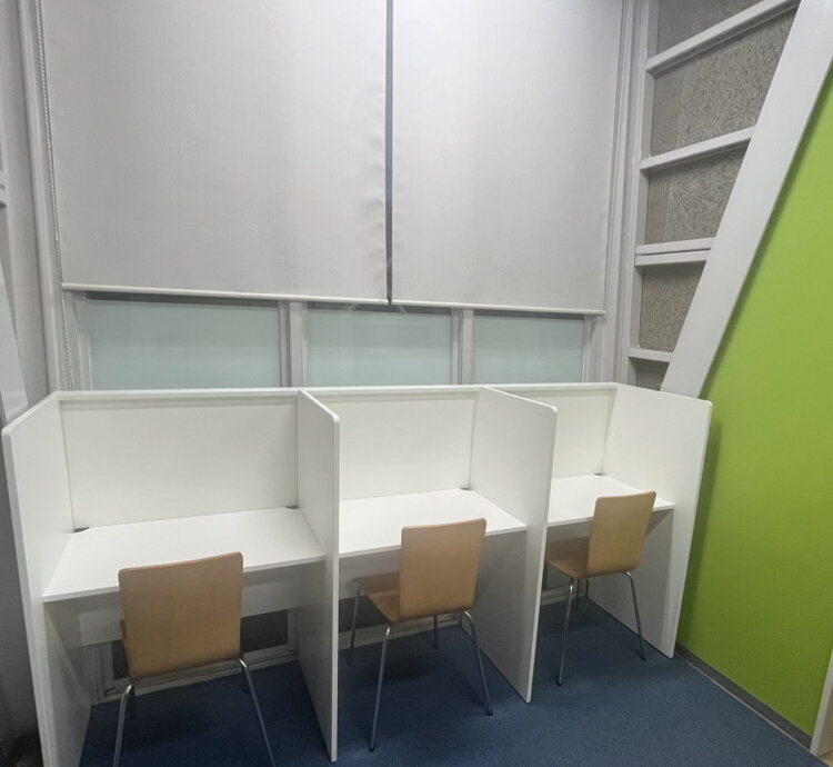 新在家内にある新在家1Fブース