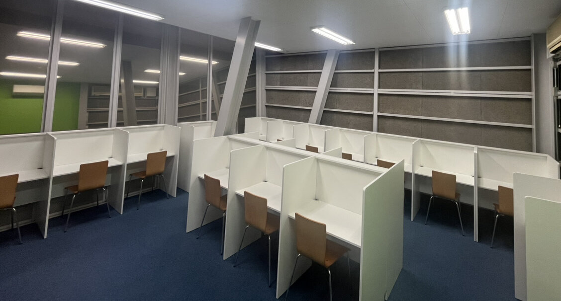 新在家内にある新在家2Fブース